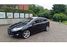 Ford Focus Lim. Champions Edition 1.Hand 18-Zoll AHK