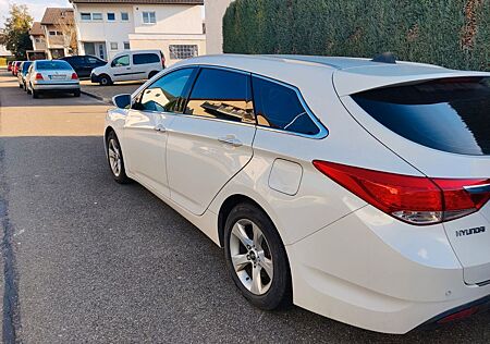 Hyundai i40 1.7 CRDi 100kW Style Style