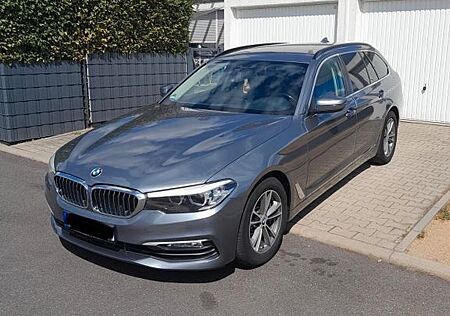 BMW 530d xDrive Touring, Kamera, LED, AHK, Business-