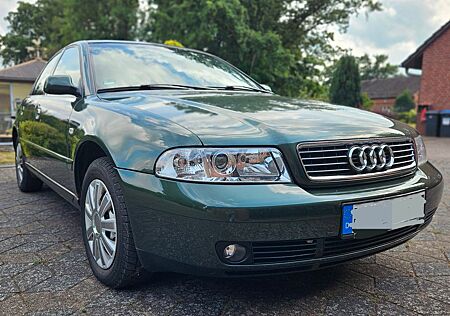 Audi A4 1.8 - Garagenwagen, 1.Hand