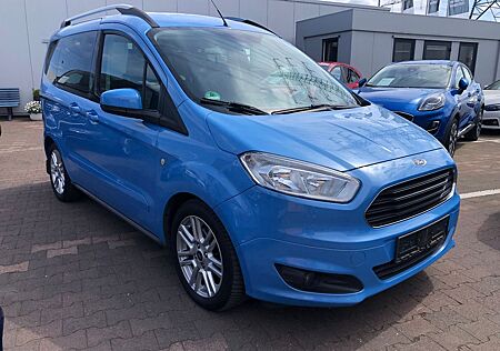 Ford Tourneo Courier Titanium+Ganzjahresreifen+
