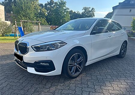 BMW 118i Verkaufe 1er Sport Line - TÜV 2027