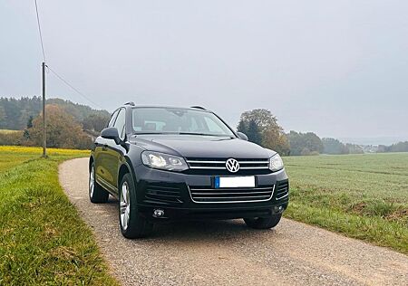 VW Touareg Volkswagen 3.0 V6 TDI 245 PS AHK 4Zonen Leder Xenon