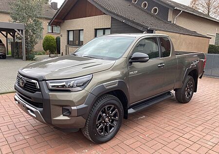 Toyota Hilux INVINCIBLE Extra Cab 2,8,Autom,360,MJ:2025