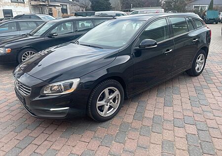 Volvo V60 D3 Business Edition NAVI, Xenon, Kamera