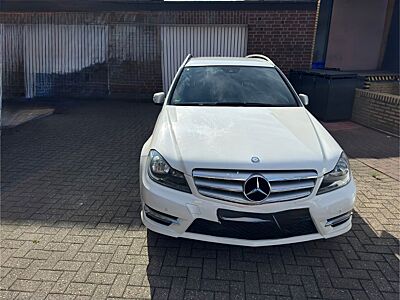 Mercedes-Benz C 200 T AVANTGARDE AMG Line