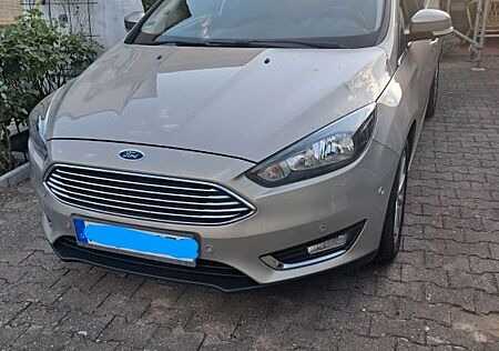 Ford Focus 1,0 EcoBoost 92kW Cool & Connect Turni...