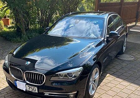 BMW 750i xDrive -