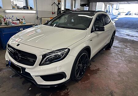 Mercedes-Benz GLA 45 AMG 4MATIC DCT AMG