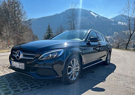 Mercedes-Benz 220