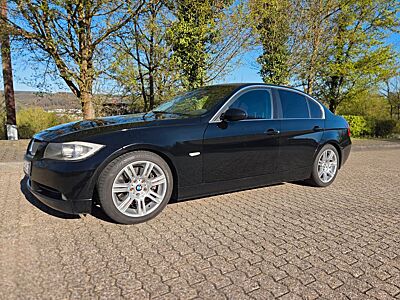 BMW 330i - E90