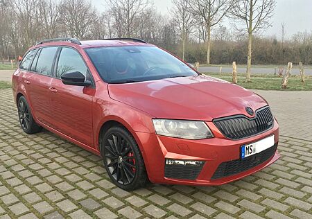 Skoda Octavia RS 2.0 TDI DSG Combi 8 Fach bereift