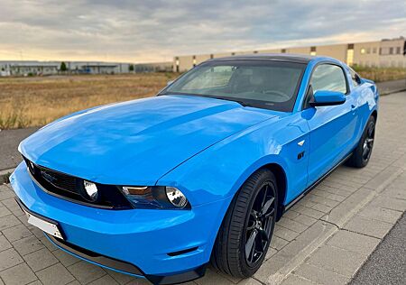 Ford Mustang GT Premium V8 mit Panoramaglasdach