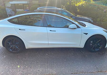 Tesla Model 3 - incl. 2 Reifensätze