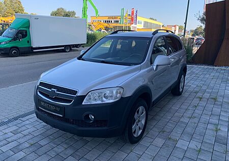 Chevrolet Captiva 2.4 LS 2WD~Leder~Klimaaut~ LPG~ Tüv NEU