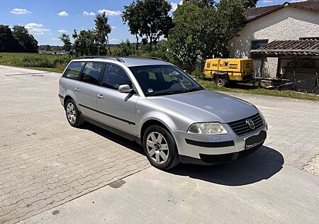 VW Passat Variant Volkswagen 1.9TDI 96kW 5-Gang Basis Vari...