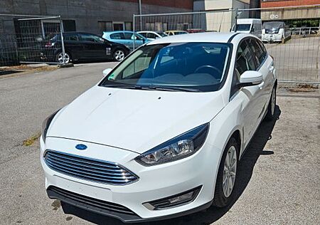 Ford Focus Lim. Titanium 1. Hand Scheckheft 150PS