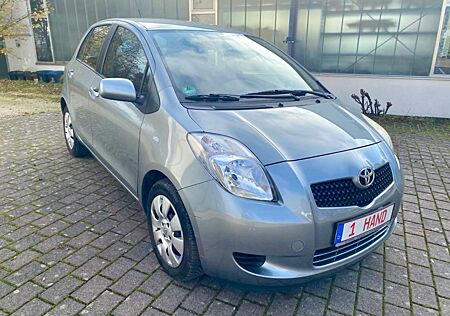 Toyota Yaris 1.3 VVT-i *1.HAND*8xbereift*WENIG KM*