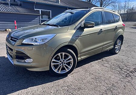 Ford Kuga Individual Titanium + 4x4
