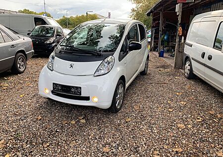 Peugeot iOn Basis+1Hand+Automatik+Elektro+Klima.km72,000