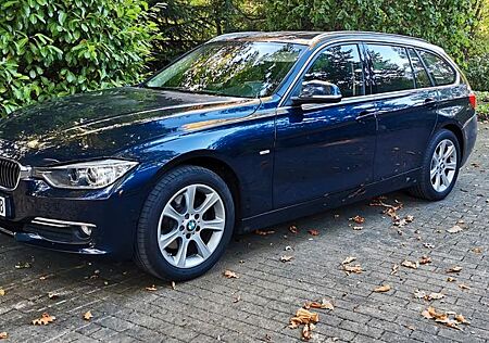 BMW 320d xDrive Touring Luxury Line