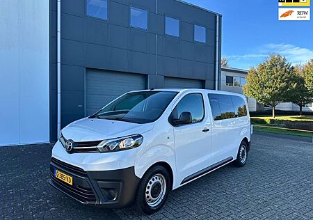 Toyota Pro Ace Proace Shuttle 9 sitze 1.5 D-4D Cool Comfort Med
