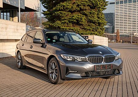 BMW 330e Touring Luxury Line Auto Luxury Line