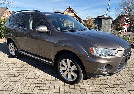 Mitsubishi Outlander 2.0 Edition 2WD/Leder/Xenon/Schiebedac