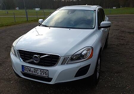 Volvo XC 60 XC60 D3 /AHK/Pano/Leder/Summum