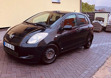 Toyota Yaris Sport 1,3-l-VVT-i