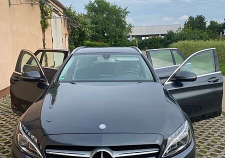 Mercedes-Benz 220 C d T-Modell