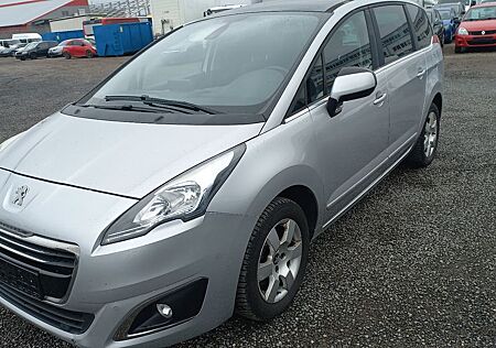 Peugeot 5008 Active,Pano,Navi,AHK,7xSitzer,Euro-6
