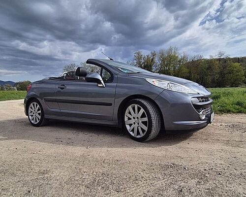 Peugeot 207 CC Platinum HDi Sport/8fach Bereift/TÜV12-27