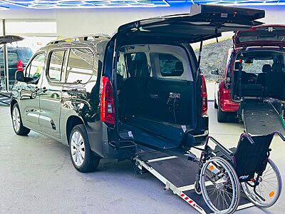 Opel Combo Life XL-Behindertengerecht-Rampe-1.Hand