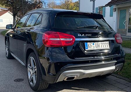 Mercedes-Benz GLA 200 AMG Line AMG Line