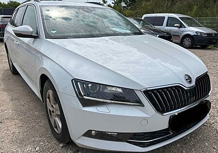 Skoda Superb Combi Ambition*BiXenon*DAB*