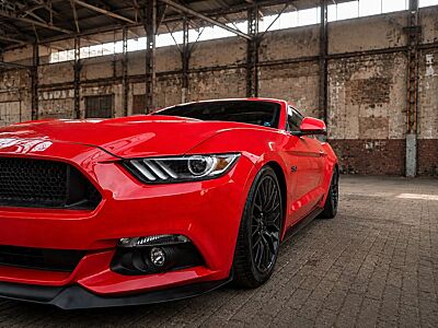 Ford Mustang GT 5.0 V8  Schalter Recaro KW