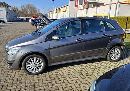 Mercedes-Benz B 170 Sp. Edition/1.Hand/PTS/Tel.Vorb./Tempomat