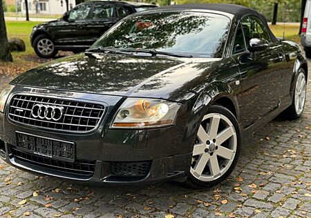 Audi TT 3.2 Roadster quattro,2 HD , Scheckheft , DSG