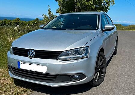 VW Jetta Volkswagen 1.6 TDI Comfortline BlueMotion Tech Co...