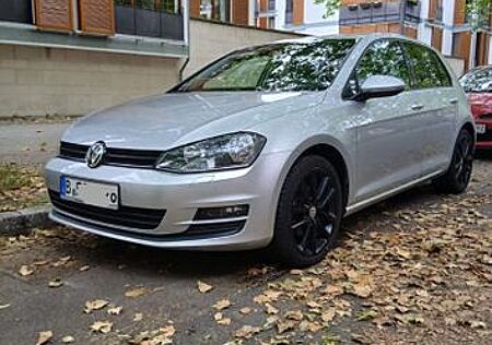 VW Golf Volkswagen VII Lim. 1.6 BMT*EU6*NAVI*KLIMA TÜV NEU