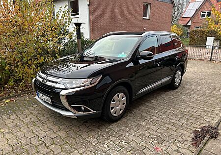 Mitsubishi Outlander 2.0 MIVEC ClearTec SUV-Star 2WD SU...