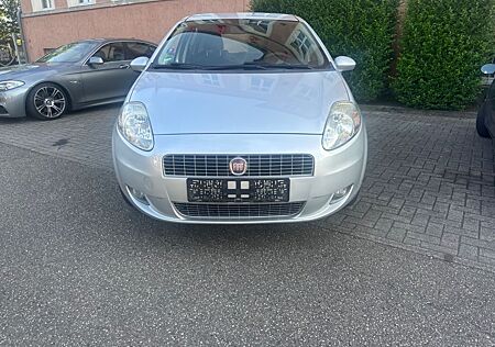 Fiat Grande Punto 1.2 8V Actual+KLIMA+TÜV NEU+5TÜRER+