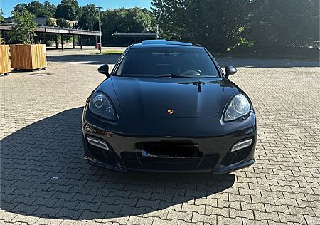 Porsche Panamera GTS GTS