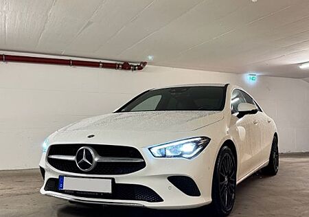 Mercedes-Benz CLA 180 Progressive Line, MBUX, NaviPrem, Kamera