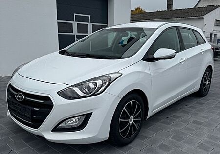 Hyundai i30 cw blue Trend