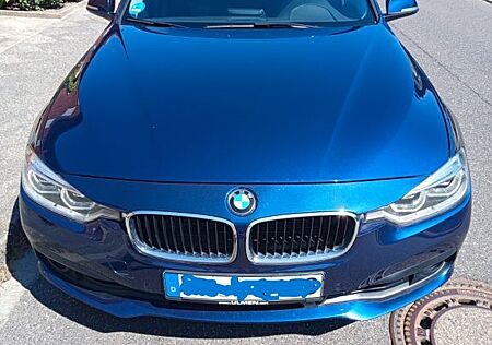 BMW 320d Touring Advantage Automatic