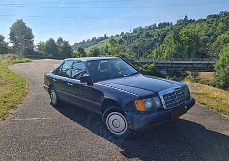 Mercedes-Benz 200 200D W124 / H-Zul., elektr. Schiebedach