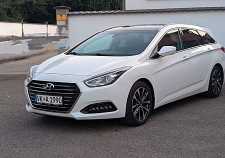 Hyundai i40 1.7 CRDi 104kW Automatik Panorama