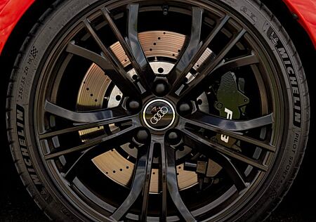 Audi R8 Spyder 5.2 FSI quattro Black Rot Liebhaber